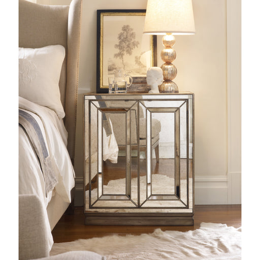 Hooker Furniture Sanctuary Two-Door Mirrored Nightstand - Visage 