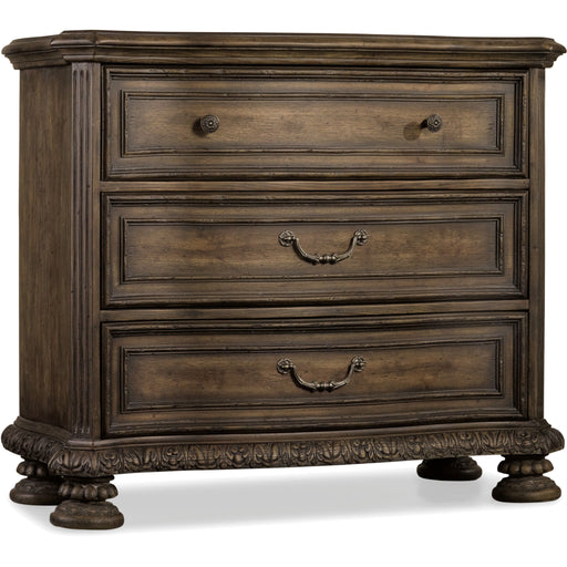 Hooker Furniture Traditional Wood Small Rhapsody Bachelors Chest 