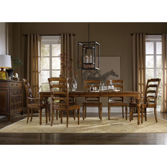 Hooker Furniture Tynecastle Leg Dining Table with Two 18'' Leaves