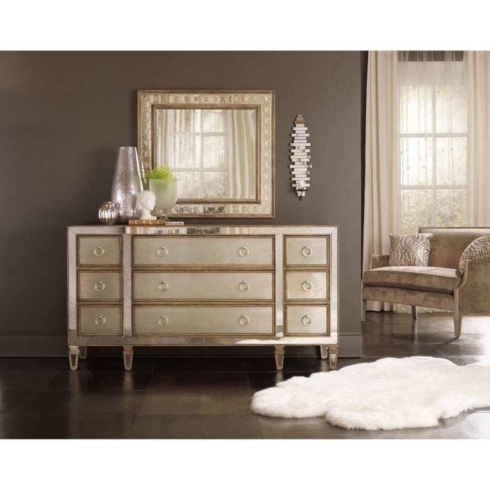 Hooker Furniture Traditional Wood Wide Sanctuary Dresser 