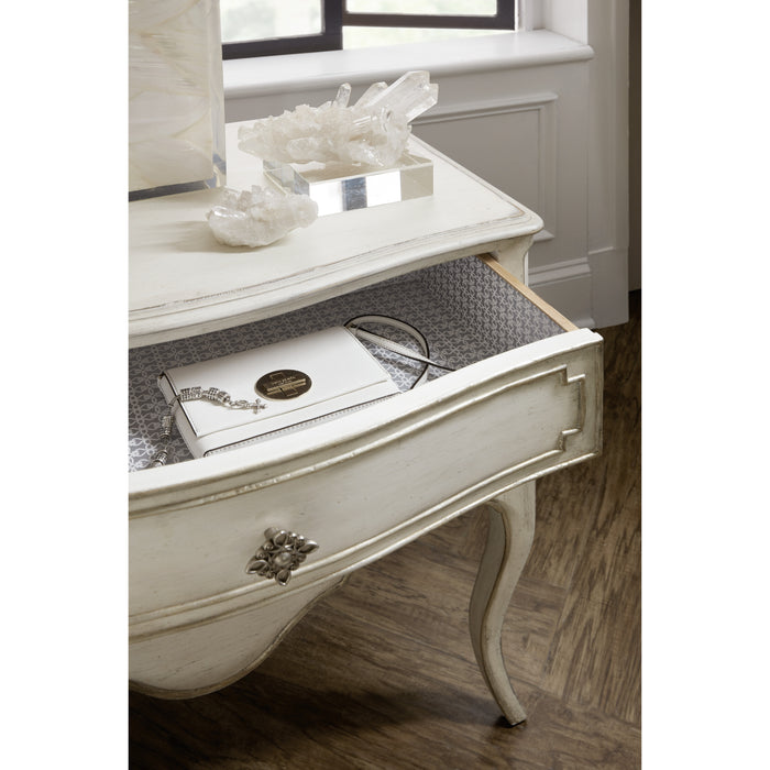 Hooker Furniture Traditional White Wood Sanctuary Coco En Blanc Nightstand 