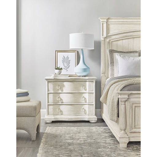 Hooker Furniture White Wood Traditions Three-Drawer Nightstand 