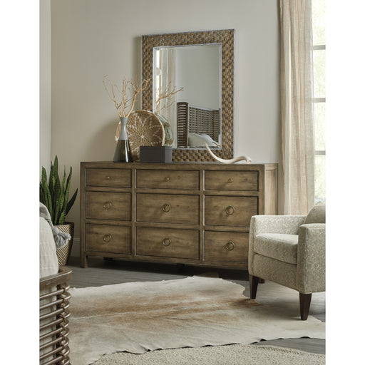 Hooker Furniture Rustic Wood Wide Sundance Nine-Drawer Dresser 