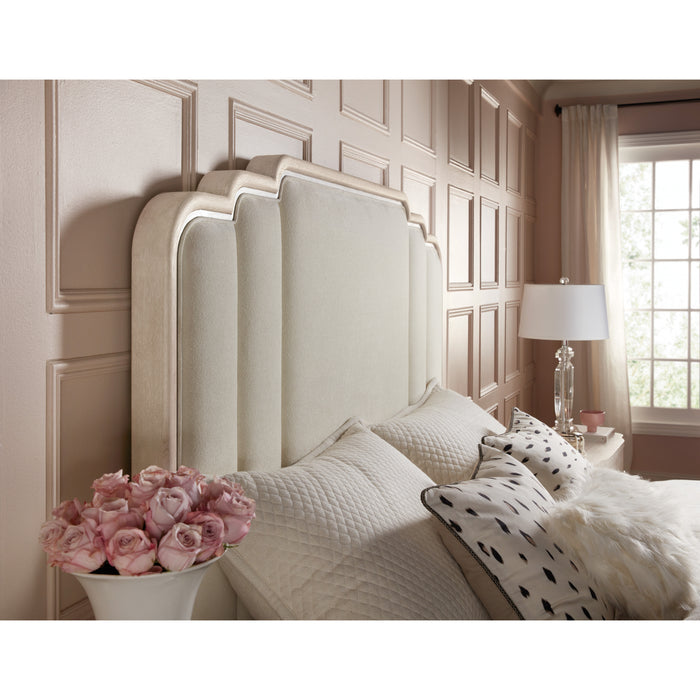 Hooker Furniture Nouveau Chic California King Size Upholstered Bed 6500-90860-80