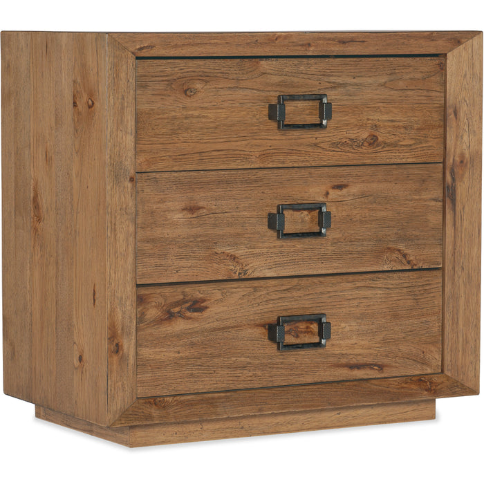 Hooker Furniture Traditional Big Sky Three Drawer Nightstand 