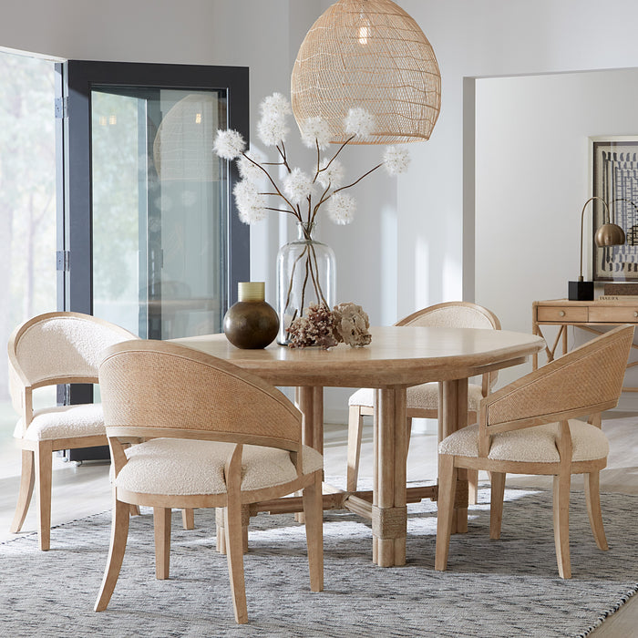 Hooker Furniture Retreat Round Extendable Wood Dining Room Set