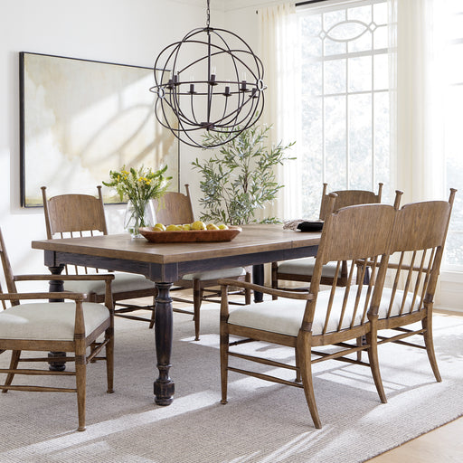 Hooker Furniture Americana Wood Dining Table w/1-22in leaf