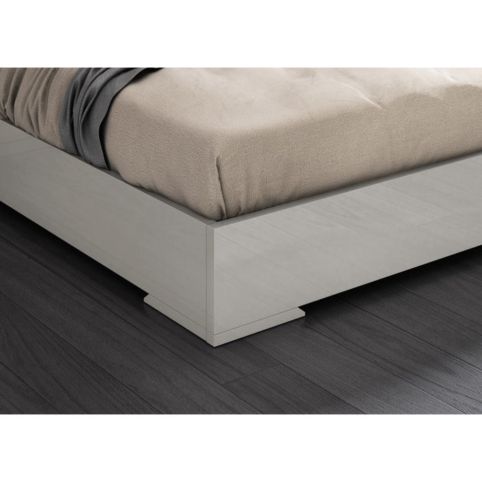 Whiteline Modern Anna White King Size Bed