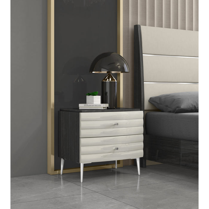 Whiteline Modern Pino Black High Gloss Wood Nightstand 